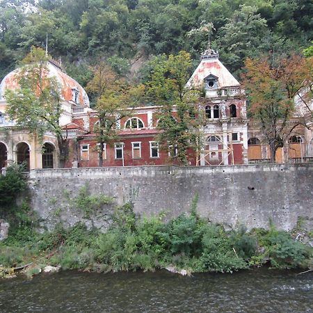 Готель Casa Dina Беїле-Херкулане Екстер'єр фото